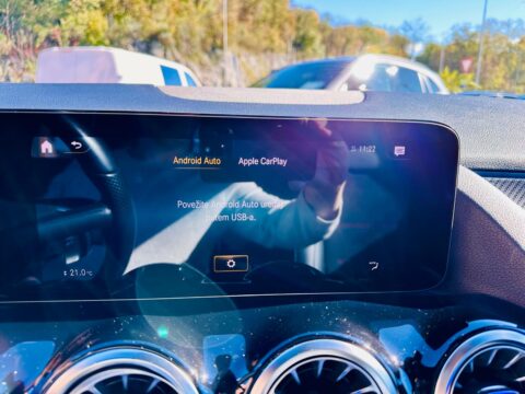 Mercedes-Benz GLA 200 d AMG LINE 8G/LED/AMBIENT/ALU 19/KAMERA