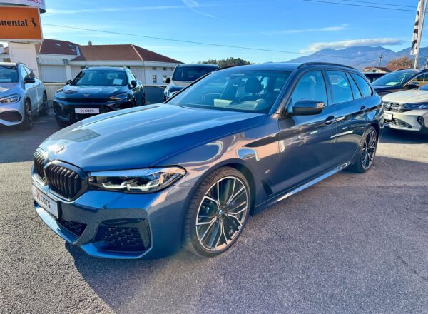 BMW 530 d xDrive Touring M SPORT 8G/LED/ALU 20/KAMERA/AMBIENT