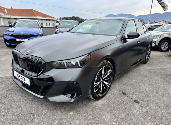 BMW 520 d xDrive M SPORT PRO 8G/ADAPTIVE LED/PANO/ALU 20/360*/KEYLESS