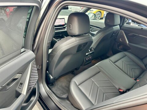 BMW 520 d xDrive M SPORT PRO 8G/ADAPTIVE LED/PANO/ALU 20/360*/KEYLESS